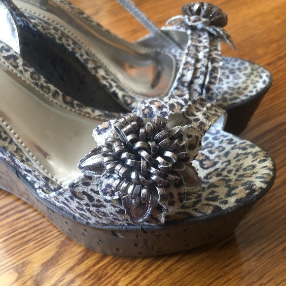 Sonho dos Pés Cheetah Platform Sandals - Picture 10 of 16